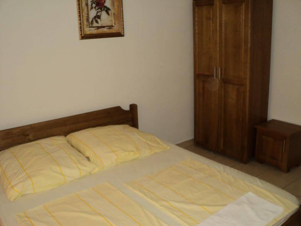 Guesthouse Sun Hostel Budva Exterior photo