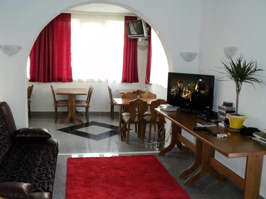 Guesthouse Sun Hostel Budva Exterior photo