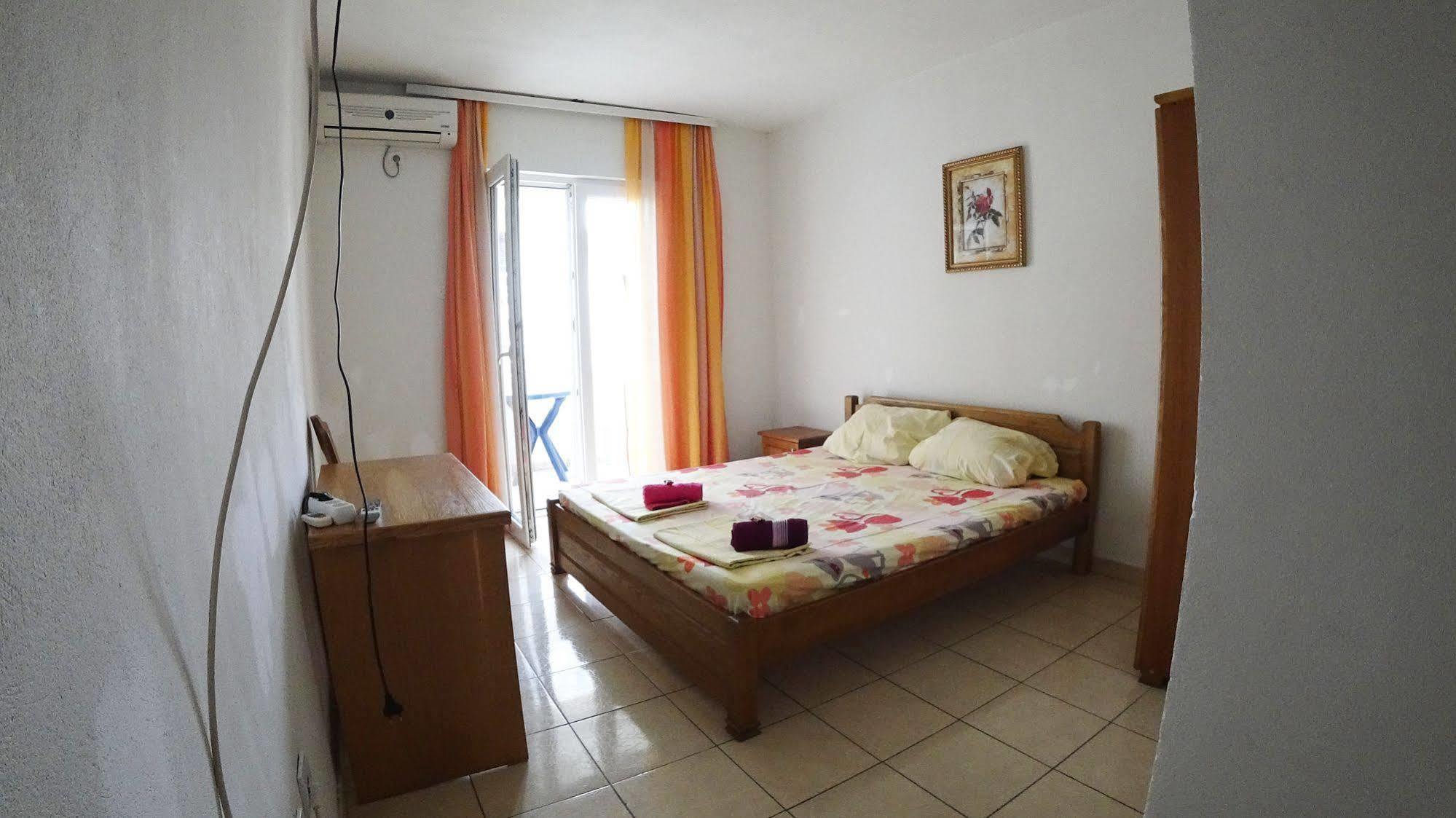 Guesthouse Sun Hostel Budva Exterior photo